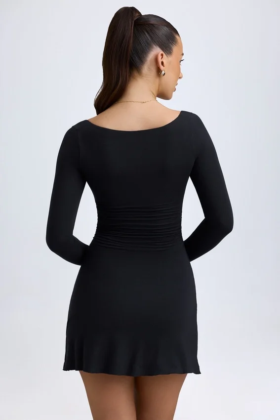 Vestido corto Alvie de modal con capas y corte en A en negro Vestido corto Alvie de modal con capas y corte en A en negro