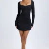 Vestido corto Alvie de modal con capas y corte en A en negro Vestido corto Alvie de modal con capas y corte en A en negro