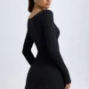 Vestido corto Alvie de modal con capas y corte en A en negro Vestido corto Alvie de modal con capas y corte en A en negro