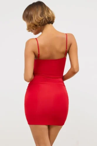 Vestido corto Aniela de jersey elástico con detalles de rosas en rojo escarlata