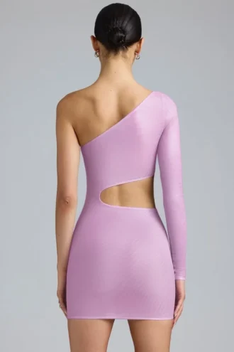 Vestido corto asimétrico con aberturas metalizadas de Zanab en rosa violeta