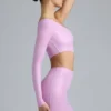 Vestido corto asimétrico con aberturas metalizadas de Zanab en rosa violeta