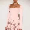 Vestido corto asimétrico con apliques decorativos Lumiki en rosa Vestido corto asimétrico con apliques decorativos Lumiki en rosa