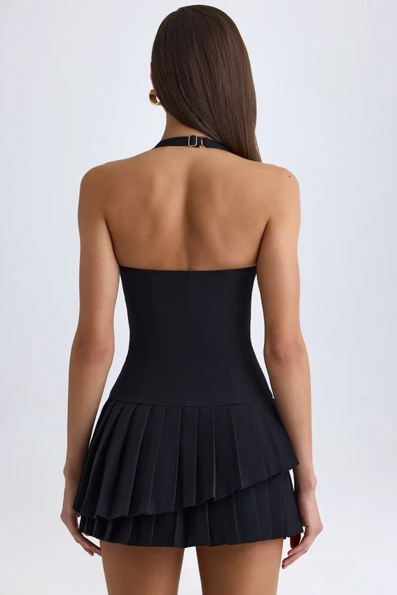 Vestido corto asimétrico con cuello halter y capas Rosaria en negro Vestido corto asimétrico con cuello halter y capas Rosaria en negro