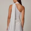 Vestido corto asimétrico con detalle de pañuelo Kiraz en blanco Vestido corto asimétrico con detalle de pañuelo Kiraz en blanco