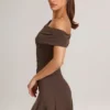Vestido corto asimétrico de corte A Suhana Modal en marrón chocolate Vestido corto asimétrico de corte A Suhana Modal en marrón chocolate