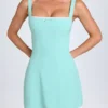 Vestido corto Aubrielle con ribete de encaje en verde mar Vestido corto Aubrielle con ribete de encaje en verde mar