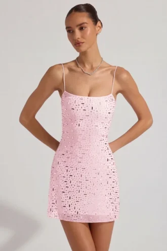 Vestido corto Averie transparente con adornos y cuello cuadrado en rosa