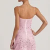 Vestido corto Averie transparente con adornos y cuello cuadrado en rosa