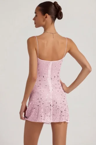 Vestido corto Averie transparente con adornos y cuello cuadrado en rosa