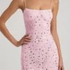 Vestido corto Averie transparente con adornos y cuello cuadrado en rosa