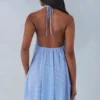 Vestido corto babydoll con cuello halter Evania con estampado de lunares azules Vestido corto babydoll con cuello halter Evania con estampado de lunares azules