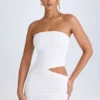 Vestido corto bandeau con aberturas Damia en blanco Vestido corto bandeau con aberturas Damia en blanco