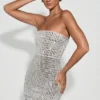 Vestido corto bandeau con adornos Aurora en blanco Vestido corto bandeau con adornos Aurora en blanco