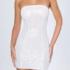 Vestido corto bandeau con adornos Cassidy en blanco Vestido corto bandeau con adornos Cassidy en blanco