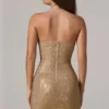 Vestido corto bandeau con adornos y cintura fruncida de Zara en dorado