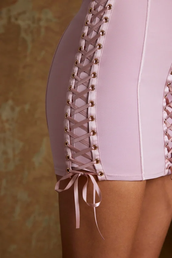 Vestido corto bandeau con cordones tipo corsé Emira en malva