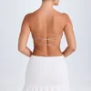 Vestido corto bandeau con volantes y aberturas Misa en blanco