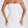 Vestido corto bandeau con volantes y aberturas Misa en blanco