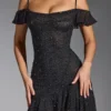 Vestido corto Beaufort con hombros al aire y adornos en negro