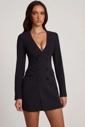 Vestido corto blazer estructurado de un solo botonadura Samantae en negro