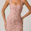 Vestido corto Briar con apliques decorativos y corte corsé en rosa empolvado