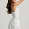 Vestido corto camisola fruncido Tessara en blanco