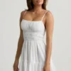 Vestido corto camisola fruncido Tessara en blanco