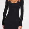 Vestido corto Caris de manga larga con encaje y modal acanalado en negro