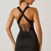 Vestido corto Carlotta con cuello halter, cordones y corte en A en negro