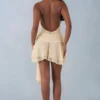Vestido corto Carolina con cuello halter en amarillo mantequilla