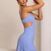 Vestido corto con aberturas y adornos Emilion en azul claro
