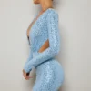 Vestido corto con aberturas y adornos Marva en azul claro Vestido corto con aberturas y adornos Marva en azul claro