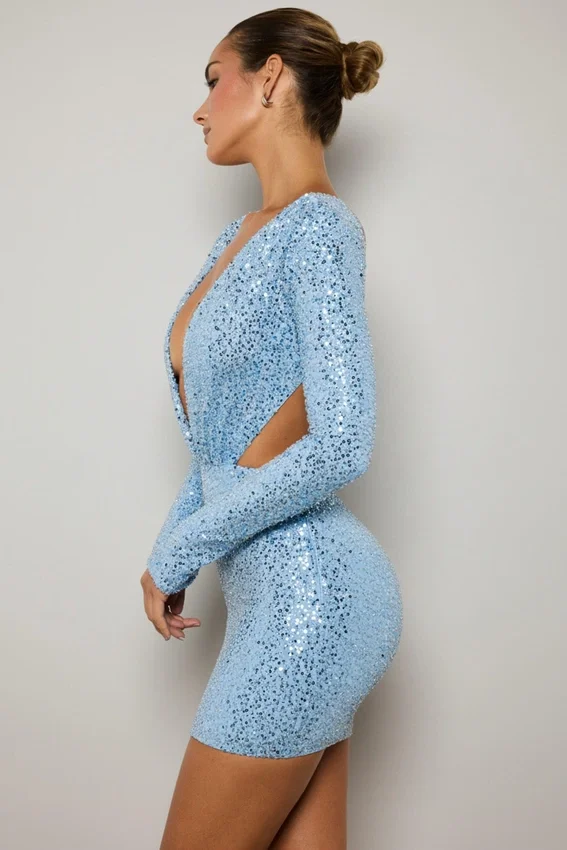 Vestido corto con aberturas y adornos Marva en azul claro Vestido corto con aberturas y adornos Marva en azul claro