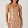 Vestido corto con aberturas y adornos Rania en dorado Vestido corto con aberturas y adornos Rania en dorado