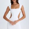 Vestido corto con aberturas y cordones Addison en blanco