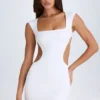 Vestido corto con aberturas y cordones Addison en blanco