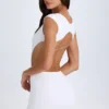 Vestido corto con aberturas y cordones Addison en blanco