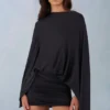 Vestido corto con capa drapeada Lida en negro