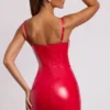 Vestido corto con corsé de vinilo y aros Ambrose en rojo fuego