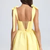Vestido corto con corsé drapeado Bellamy en color sorbete de limón