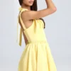 Vestido corto con corsé drapeado Bellamy en color sorbete de limón