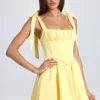 Vestido corto con corsé drapeado Bellamy en color sorbete de limón