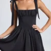 Vestido corto con corsé drapeado Bellamy en negro Vestido corto con corsé drapeado Bellamy en negro