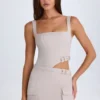 Vestido corto con corte y cinturón Acadia en color topo
