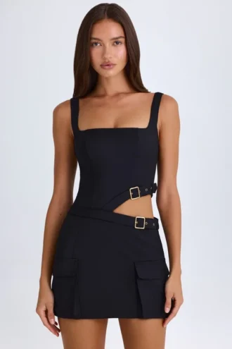 Vestido corto con corte y cinturón Acadia en negro