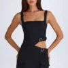 Vestido corto con corte y cinturón Acadia en negro