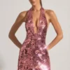Vestido corto con cuello halter y adornos de lentejuelas Avenza en rosa