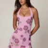 Vestido corto con cuello halter y adornos Galene en rosa suave