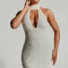 Vestido corto con cuello halter y detalle de pañuelo adornado de Henrietta en blanco